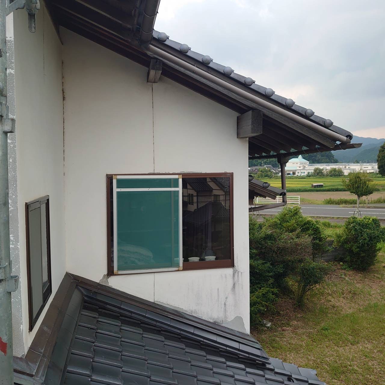 既存漆喰劣化部分撤去の様子3